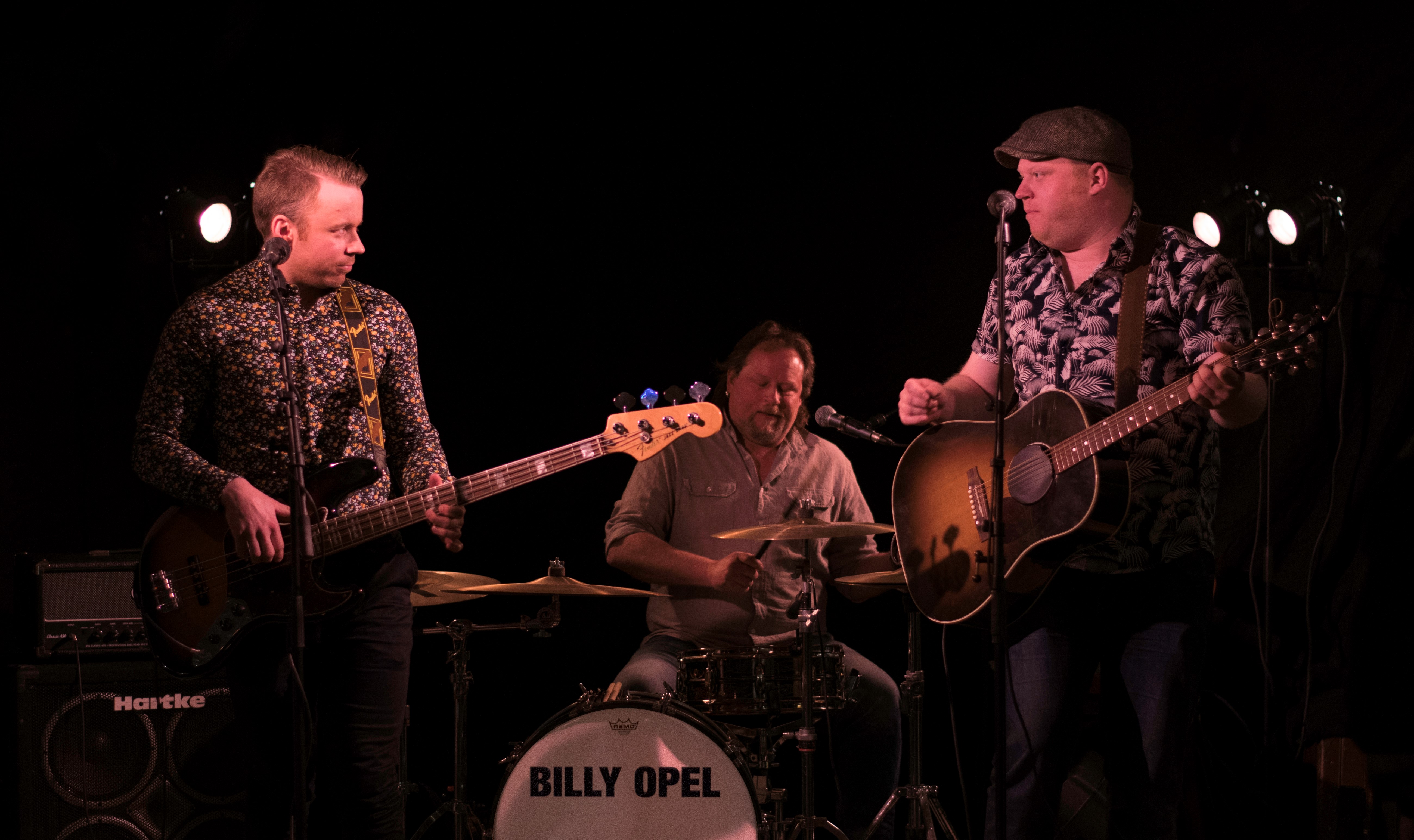Billy Opel Motorsåg Och Falukorv